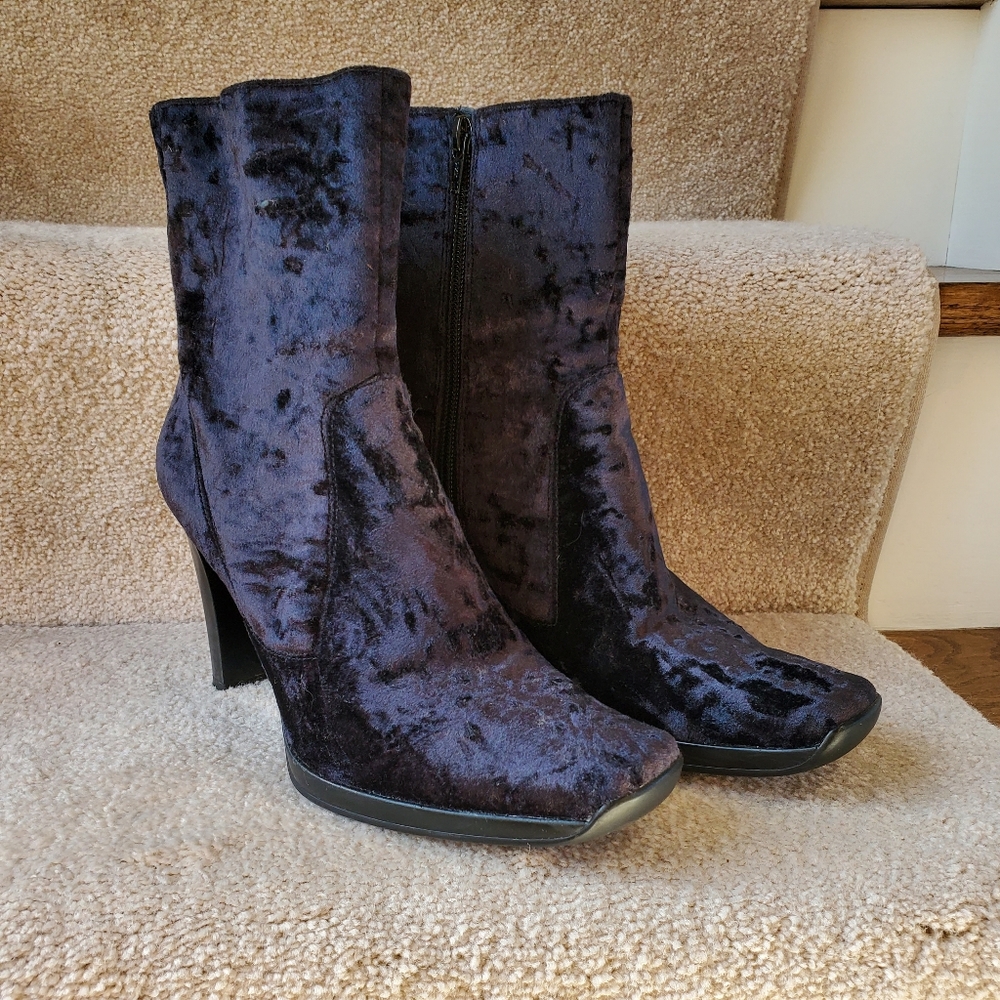 Nine West black velvet booties